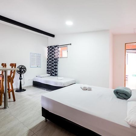 Medellin Backpacker Hostel מראה חיצוני תמונה