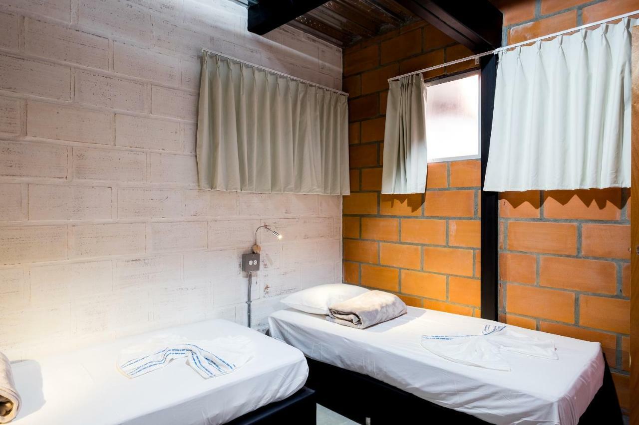 Medellin Backpacker Hostel מראה חיצוני תמונה