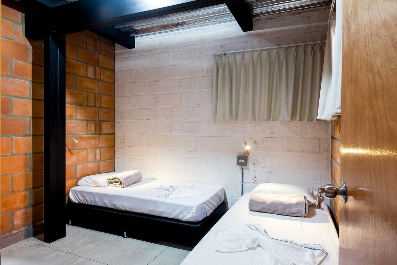 Medellin Backpacker Hostel מראה חיצוני תמונה
