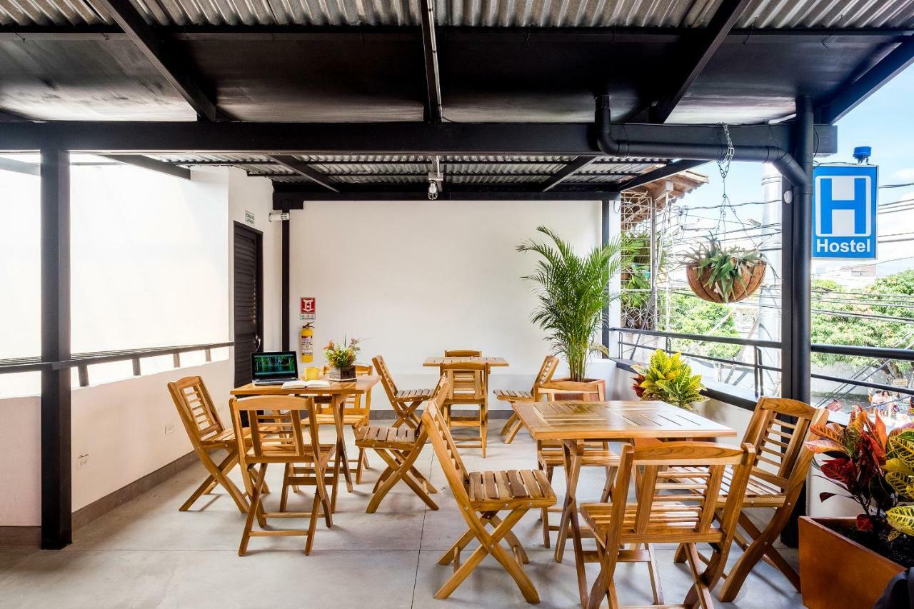 Medellin Backpacker Hostel מראה חיצוני תמונה
