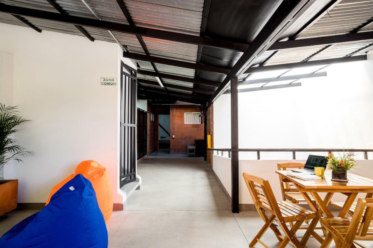 Medellin Backpacker Hostel מראה חיצוני תמונה