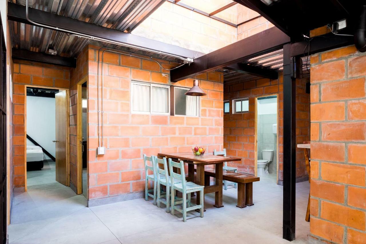 Medellin Backpacker Hostel מראה חיצוני תמונה